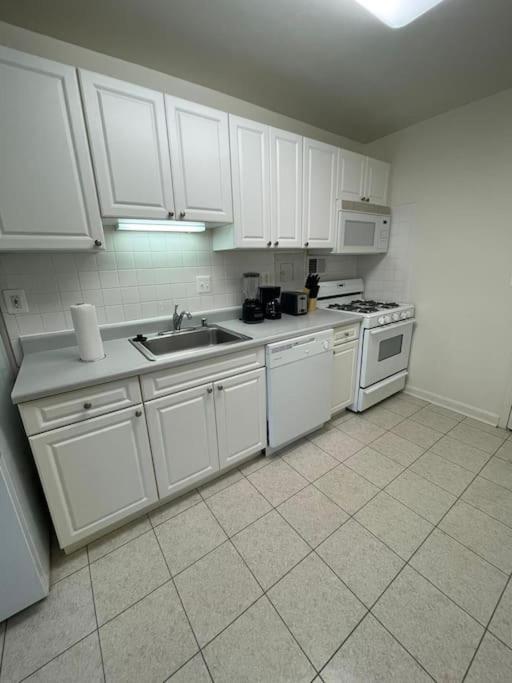 Charming Apartment At Crystal City With Amazing Amenities Arlington Buitenkant foto