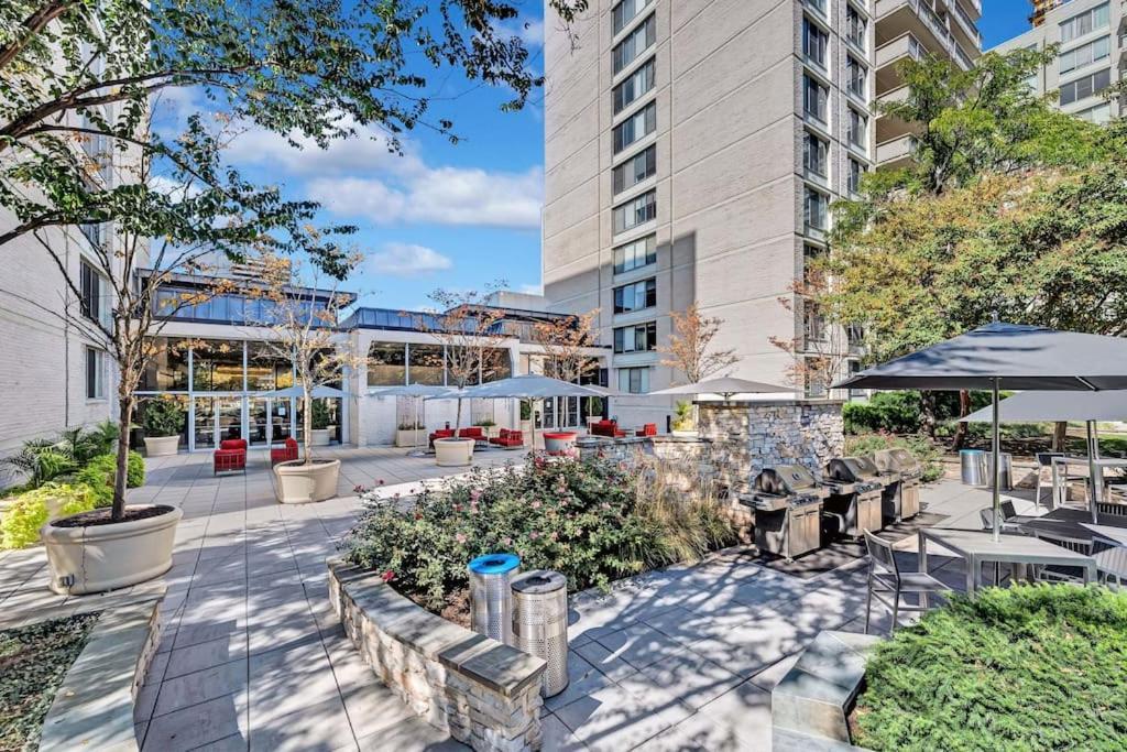 Charming Apartment At Crystal City With Amazing Amenities Arlington Buitenkant foto