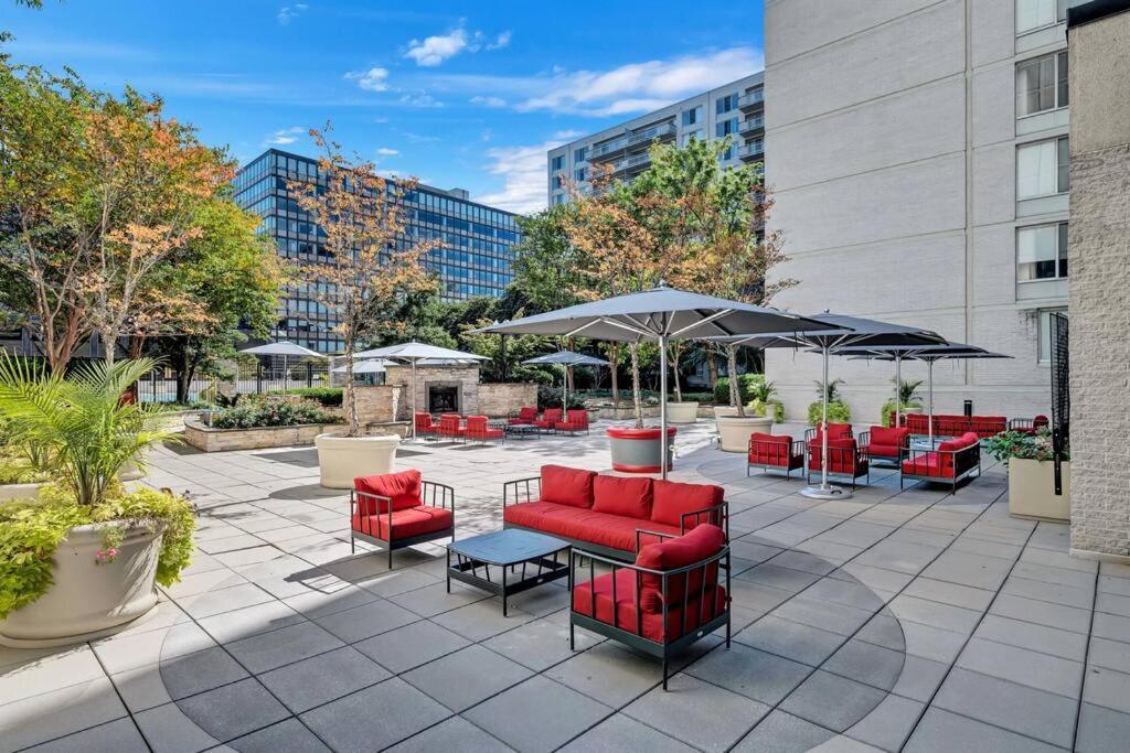 Charming Apartment At Crystal City With Amazing Amenities Arlington Buitenkant foto